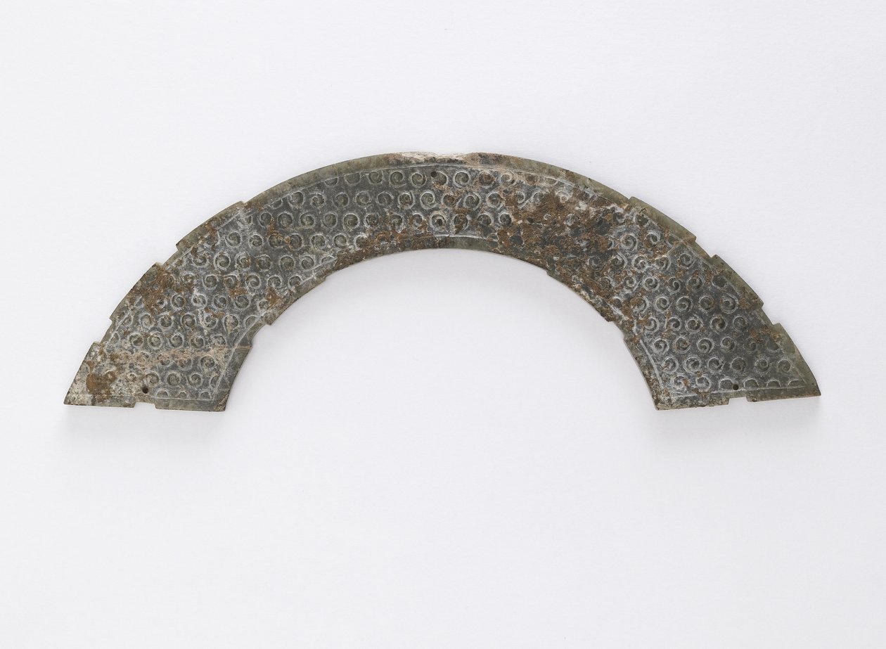 Tunn plack skuren i cirkelbåge, av typen huang, Changsha, Hunan-provinsen, 300-talet f.Kr. (jade) av Eastern Zhou Dynasty Chinese School