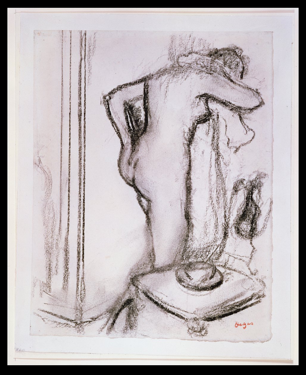 PD.33-1978 Kvinna vid hennes toalett, ca 1890 (kol på papper) av Edgar Degas
