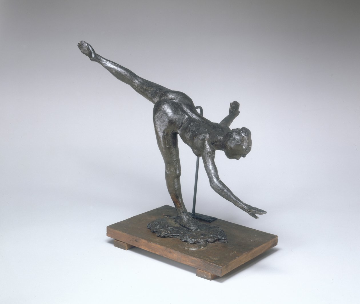 Large Arabesque, Third Time First Leaning Arabesque, ca. 18851890. av Edgar Degas