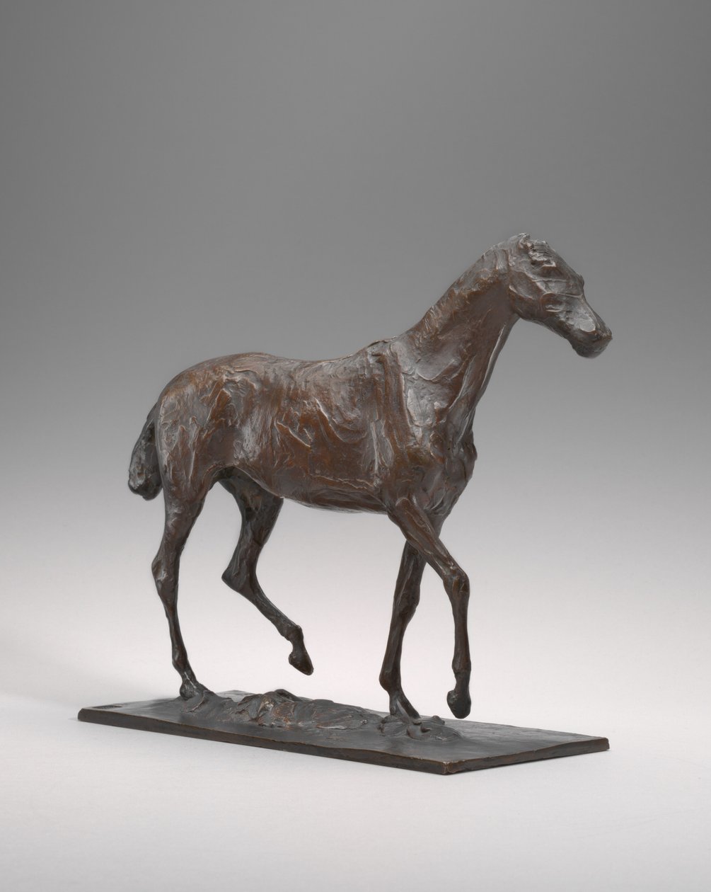 Horse Walking, originalvax möjligen tidigt 1870-tal, gjuten ca. 19201921. av Edgar Degas