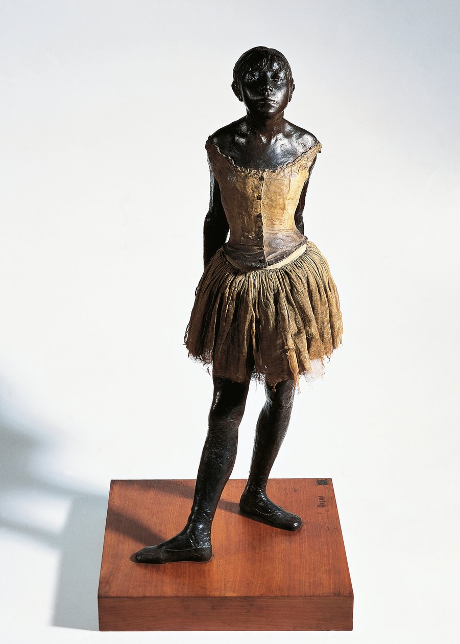 Liten dansare 14 år, cirka 1880, av Edgar Degas (1834-1917), bronsstaty och tyll av Edgar Degas