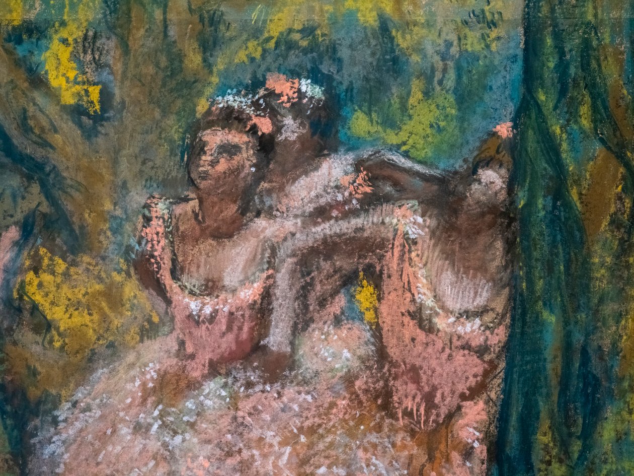 Tre dansare i laxkjolar (detalj). 1904-1906. Pastell på marouflpapper på kartong. av Edgar Degas