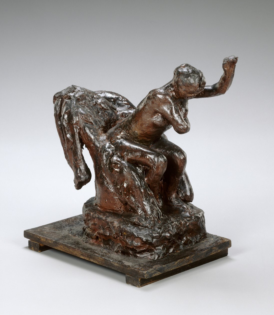 Kvinna som sitter i en fåtölj och torkar av sin vänstra armhåla, ca. 1890-talet. av Edgar Degas