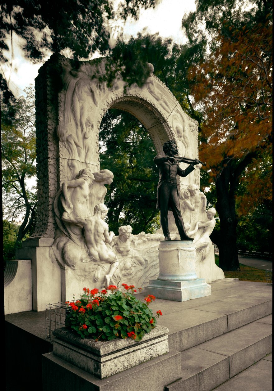 Monument till hyllning till den österrikiske kompositören och dirigenten Johann Strauss II (eller Johann Strauss son eller den unge eller Johann Sebastian Strauss) (1825-1899). Skulptur av Edmund von Hellmer (1850-1935). 1921. Wien, Stadtpark, Österrike av Edmund Ritter von Hellmer