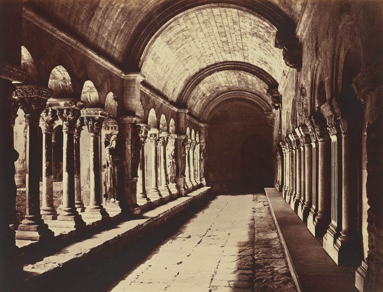Arles. Klostergången i Saint-Trophime av Édouard Baldus