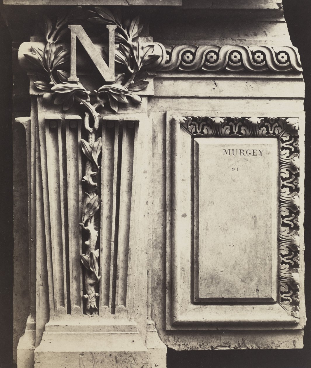 Dekorativt element, New Louvren, ca 1856 (albumin silvertryck från glasnegativ) av Edouard Denis Baldus