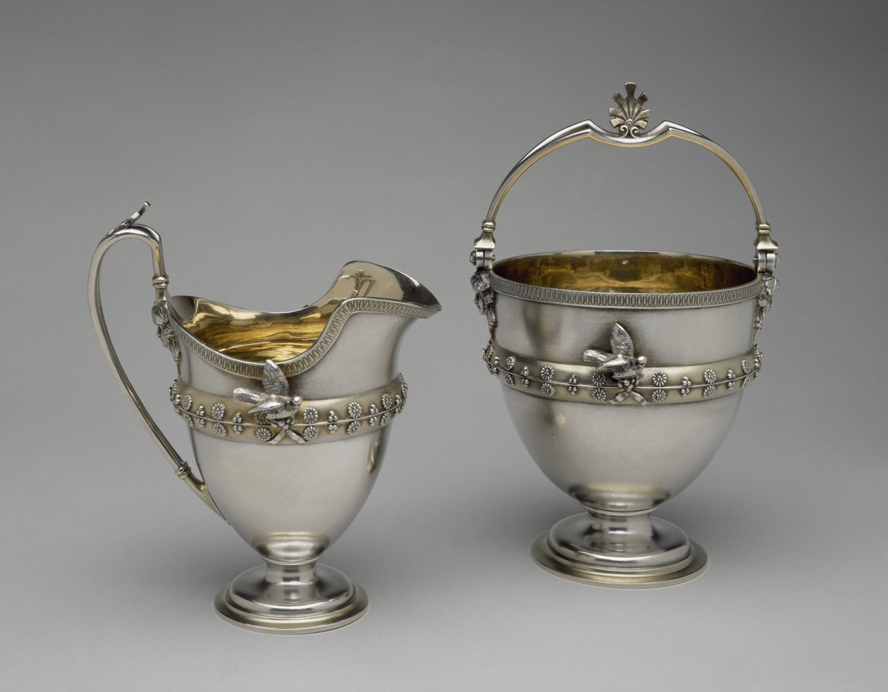 Gräddkanna och sockerkorg, ca. 1865-1869 (förgyllt silver och silver) av Edward Chandler Moore