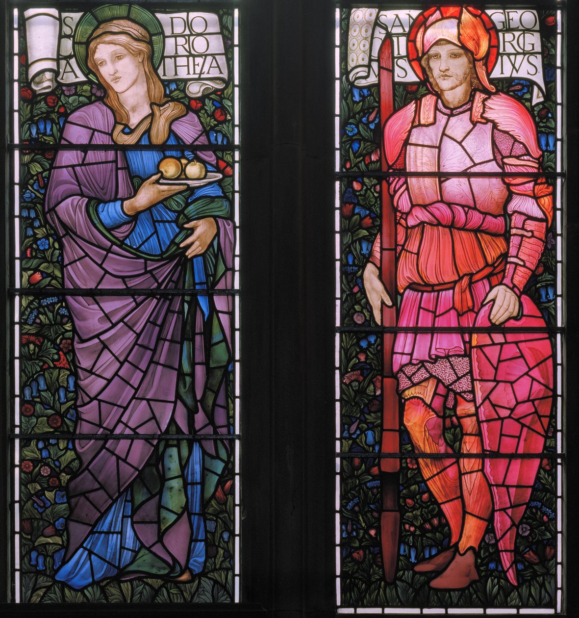 Dorothy & St George i rosa rustning, East Window, 1880 (målat glas) av Edward Burne Jones