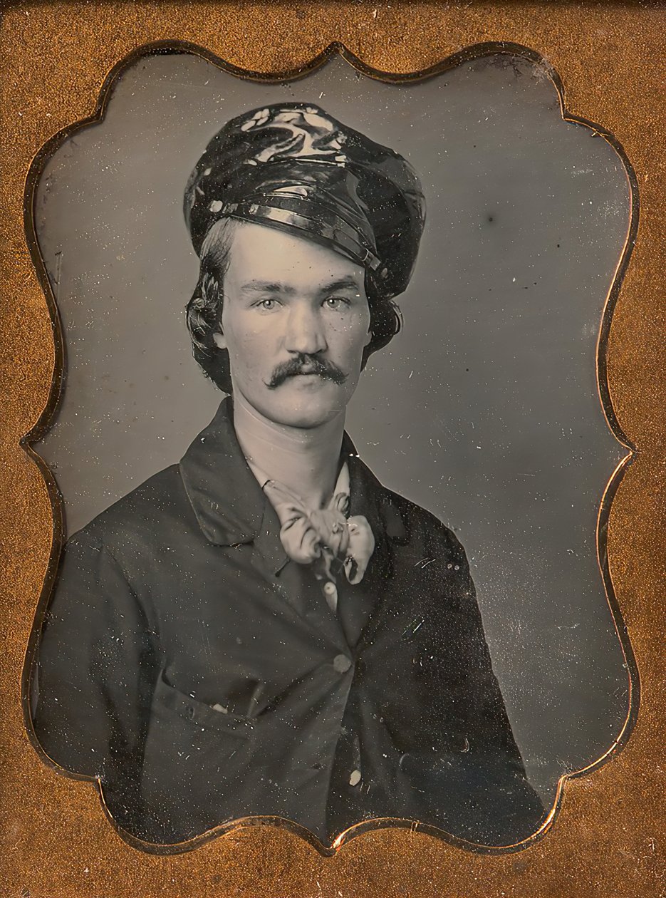 Man med mustasch med oljeskinnshatt, 1854-55. av Edward M. Tyler
