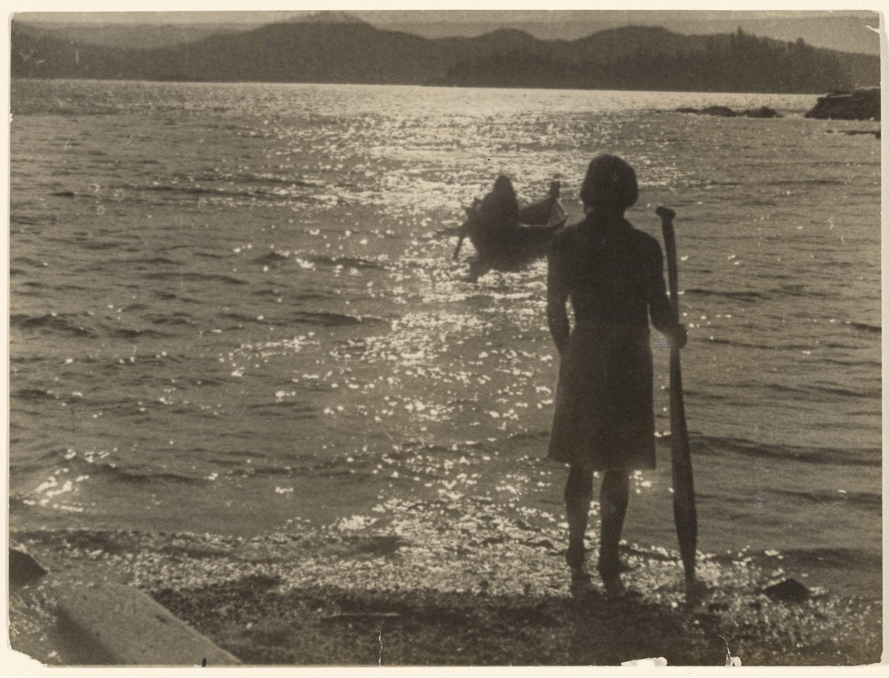 Längs den dimmiga kopparstigen av Edward S. Curtis