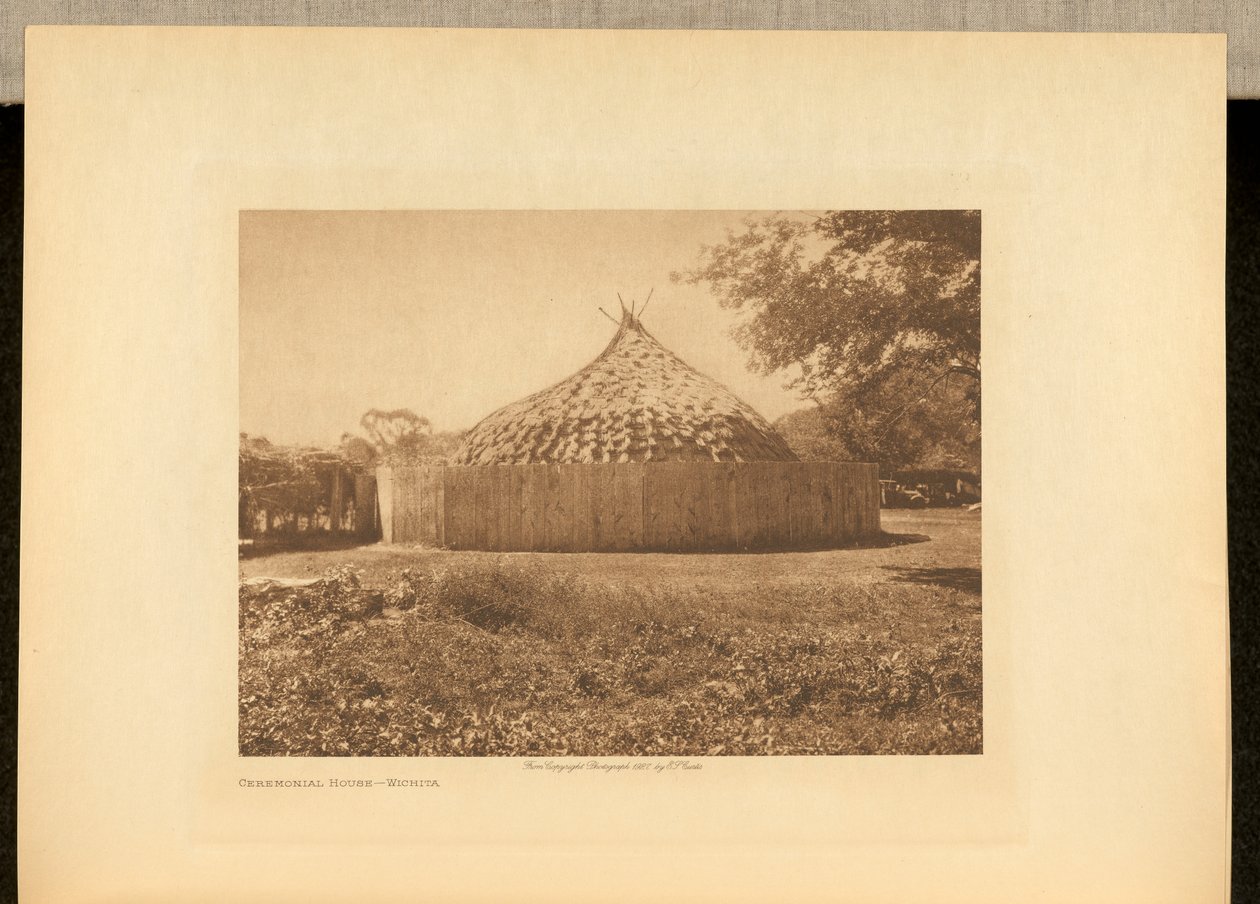 Ceremoniellt hus - Wichita av Edward S. Curtis