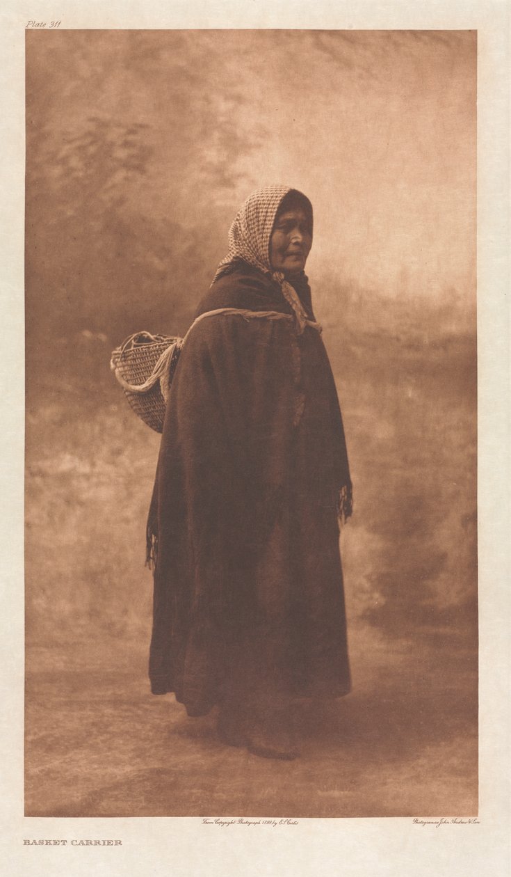 Portfölj IX, skylt 311: Korgbärare av Edward S. Curtis