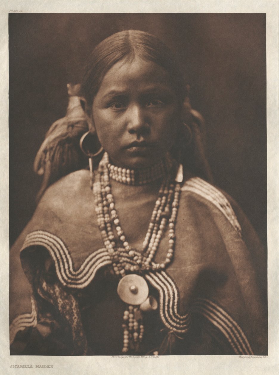 Portfölj I, plansch 22: Jicarilla Jungfru av Edward S. Curtis
