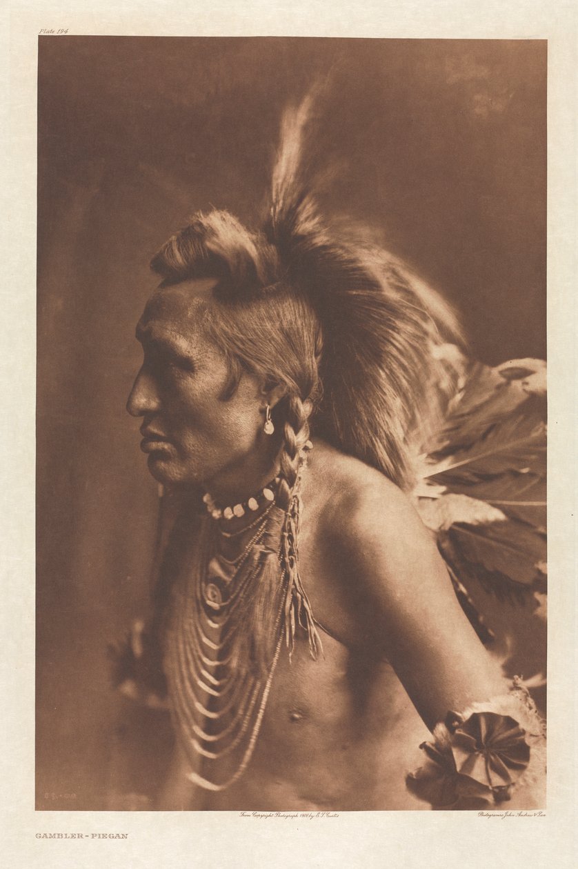 Portfölj VI, skylt 194: Gambler - Piegan av Edward S. Curtis