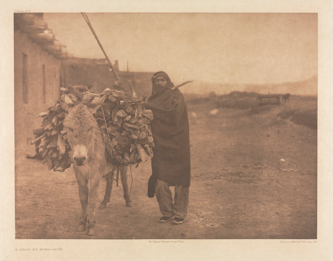 Portfölj XVII, plansch 608: En last med bränsle - Zuñi av Edward S. Curtis