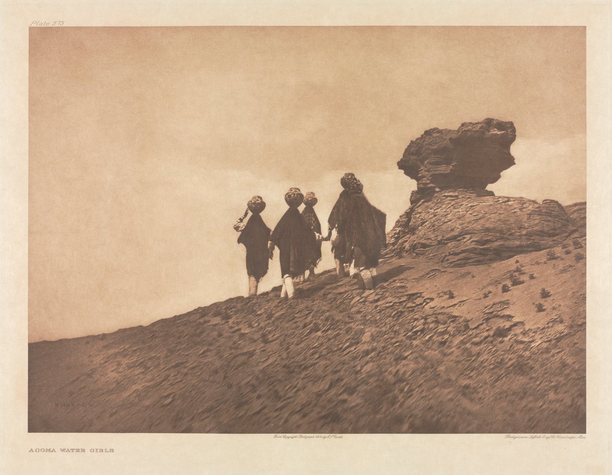 Portfölj XVI, plansch 573: Acoma vattenflickor av Edward S. Curtis