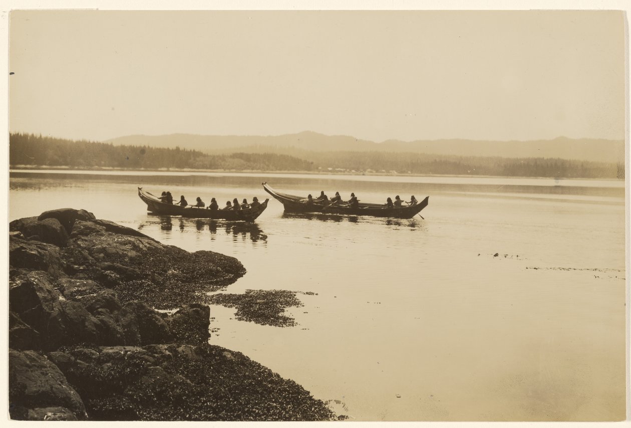 [Krigarna, både unga och gamla, satte ut sina kanoter] av Edward S. Curtis