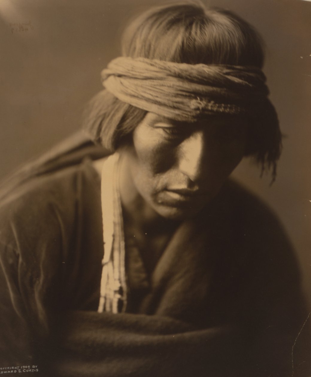 Hastobiga, Navaho Medicine Man 1904 (foto) av Edward Sheriff Curtis