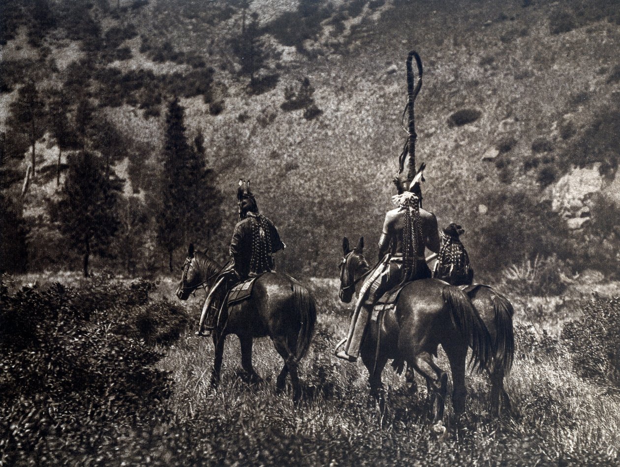 Indianer från Apsaroke-stammen i den svarta kanjonen, USA av Edward Sheriff Curtis
