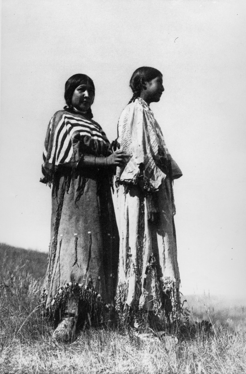Piegan flickor av Edward Sheriff Curtis