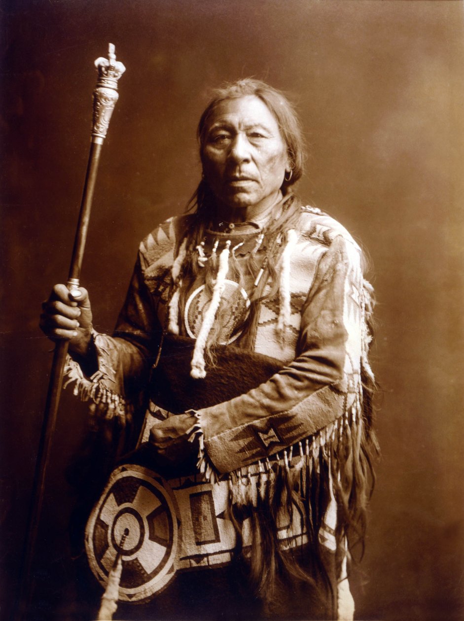 Running Rabbit (Aatsista-Mahkan 1833-1911), Blackfeet Indian, c. 1900, foto Edward S. Curtis av Edward Sheriff Curtis