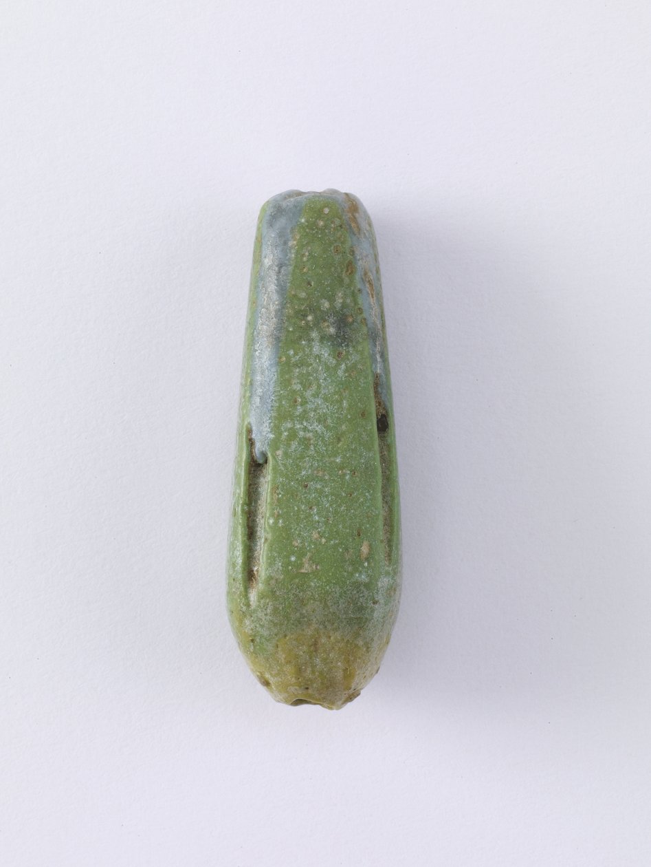 Pärlhänge i sluten blomform, möjligen senperiod eller saitperiod, 664-525 f.Kr. (lera) av Egyptian
