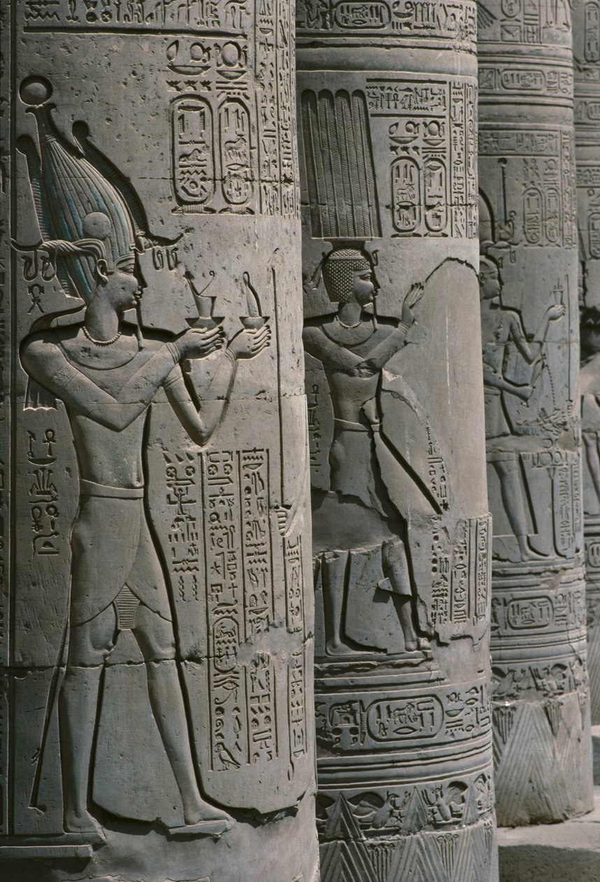 Detalj av pelargången, det romerska och ptolemaiska dubbeltemplet Sobek och Haroeris vid floden Nilen av Egyptian