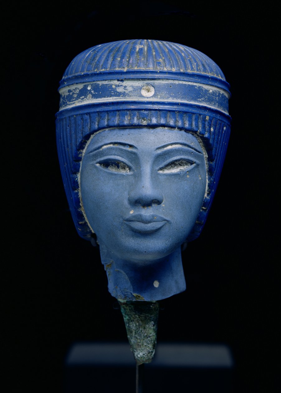Falskt kungligt huvud, ursprungligen tänkt att vara Tutankhamon (tryckglas) (se även 93797) av Egyptian