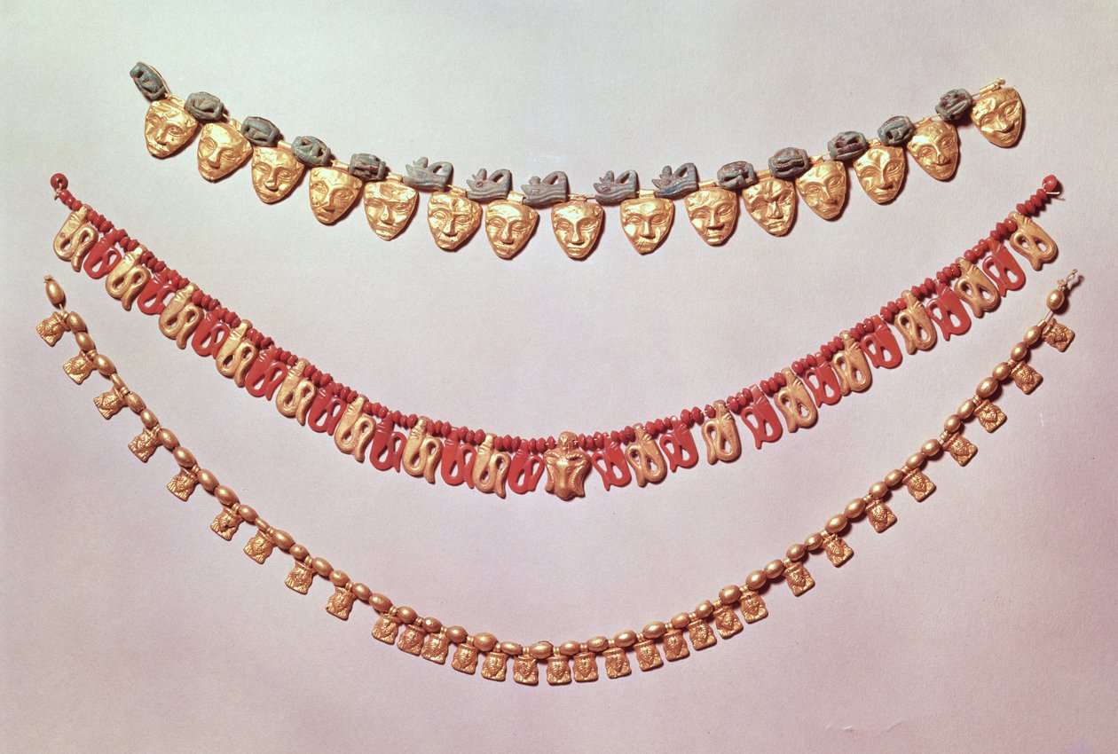 Tre halsband (guld och halvädelstenar) av Egyptian