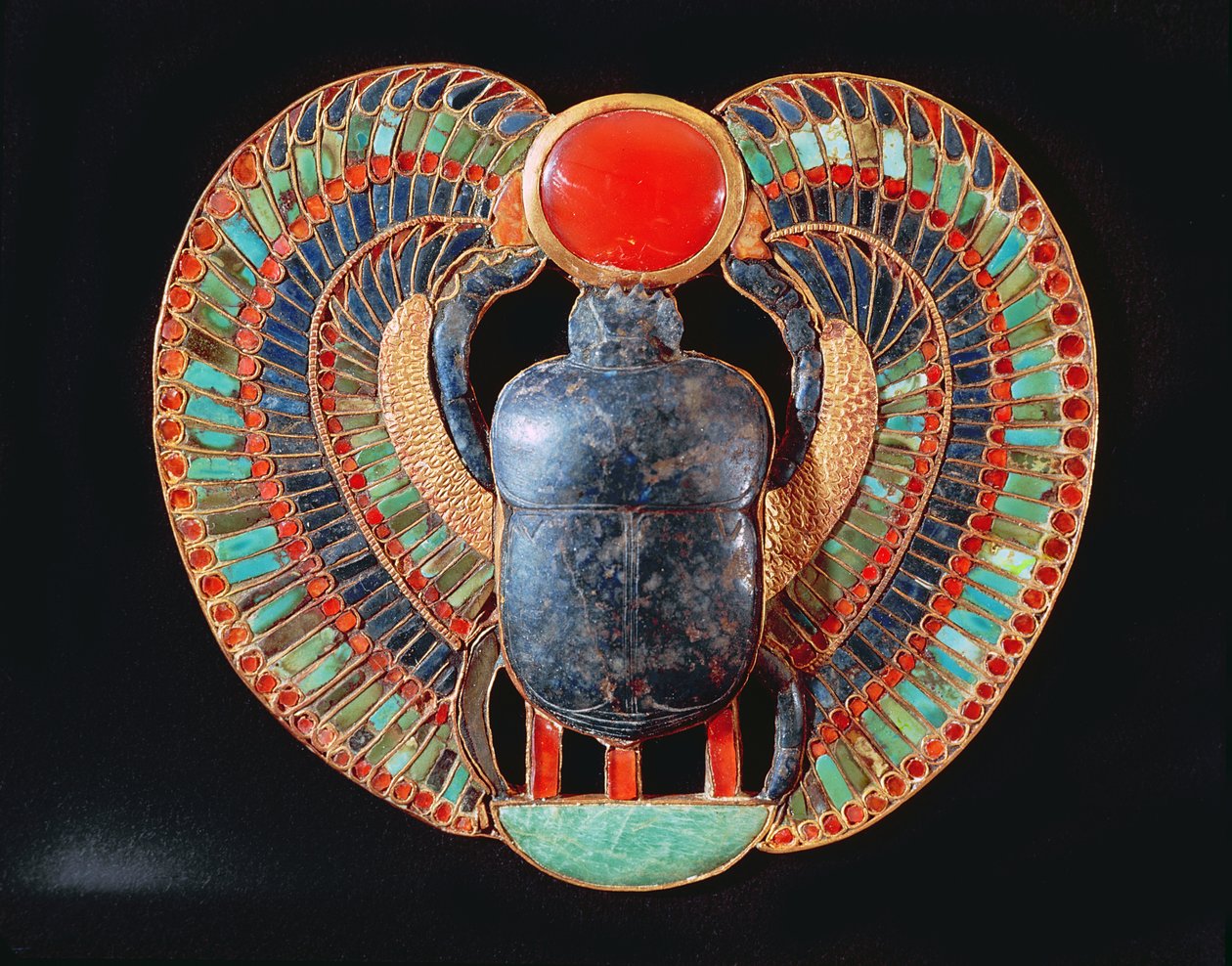 Scarab pectoral, från Tutankhamons grav, i Konungarnas dal vid Thebe, ca 1361-52 f.Kr., Nya kungariket (guld, lapis lazuli, amber et al) av Egyptian 18th Dynasty