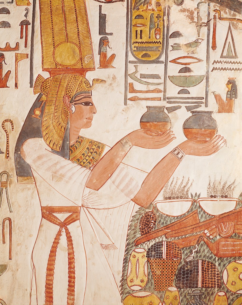 Nefertari ger ett erbjudande, från Nefertaris grav (väggmålning) av Egyptian 19th Dynasty