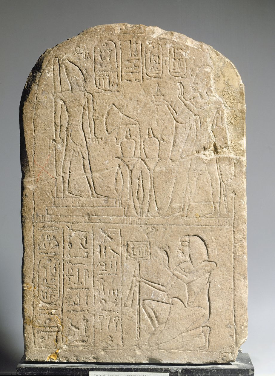 Stela som föreställer Ramesses II som erbjuder rökelse till sin egen bild, New Kingdom (kalksten) av Egyptian 19th Dynasty