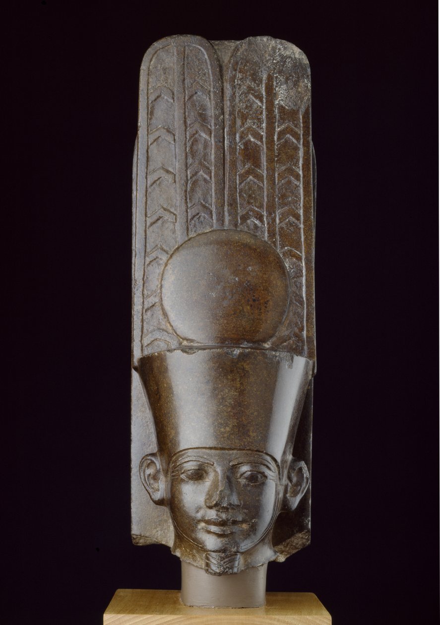 Kvartsithuvud av Amun inskrivet på den bakre pelaren med Horus-namnet Tanewatamani snidad mörkbrun kvartsit av Egyptian 25th Dynasty
