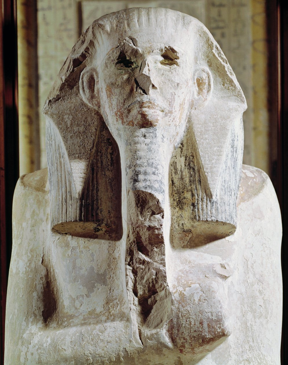 Sittande staty av kung Djoser (2630-2611 f.Kr.) från bårhusets tempel bredvid Djosers stegpyramid i Saqqara, tidig dynastisk period (kalksten) (detalj) av Egyptian 3rd Dynasty