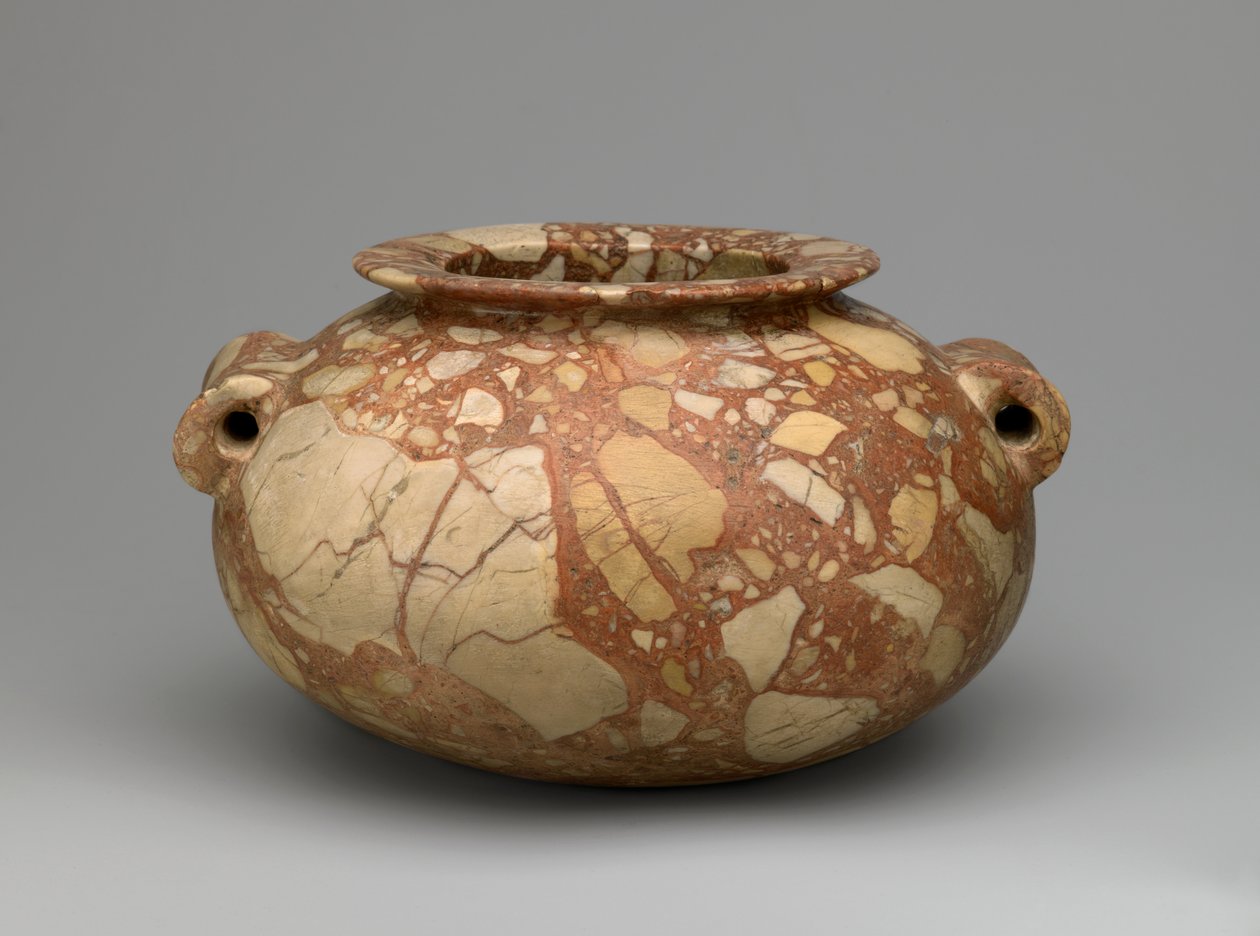 Burk med rörformade handtag, ca 3600-3000 f.Kr. (breccia) av Egyptian