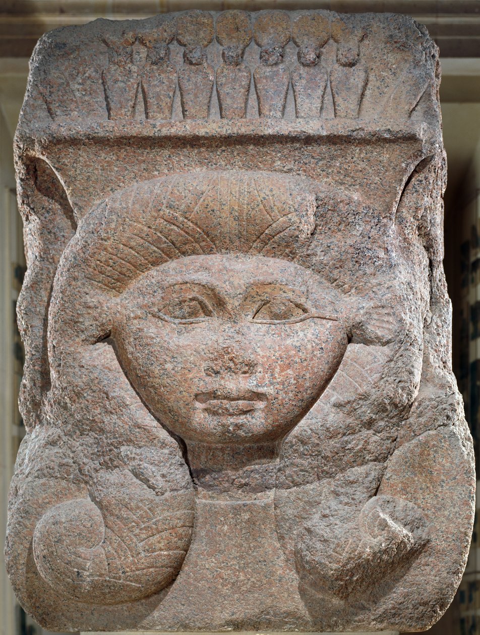 Huvudstad med Hathors huvud tillskansat av Osorkon II (c.883-855 f.Kr.) från Bubastis, Middle Kingdom (granit) av Egyptian 12th Dynasty