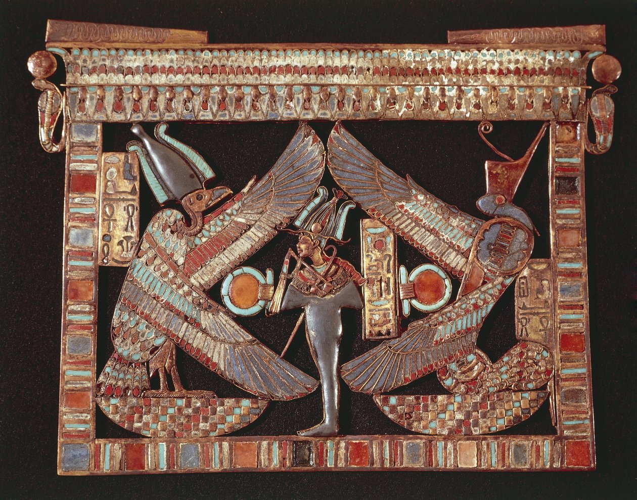 Brösttallrik föreställande Osiris på svart bakgrund av Egyptian 18th Dynasty