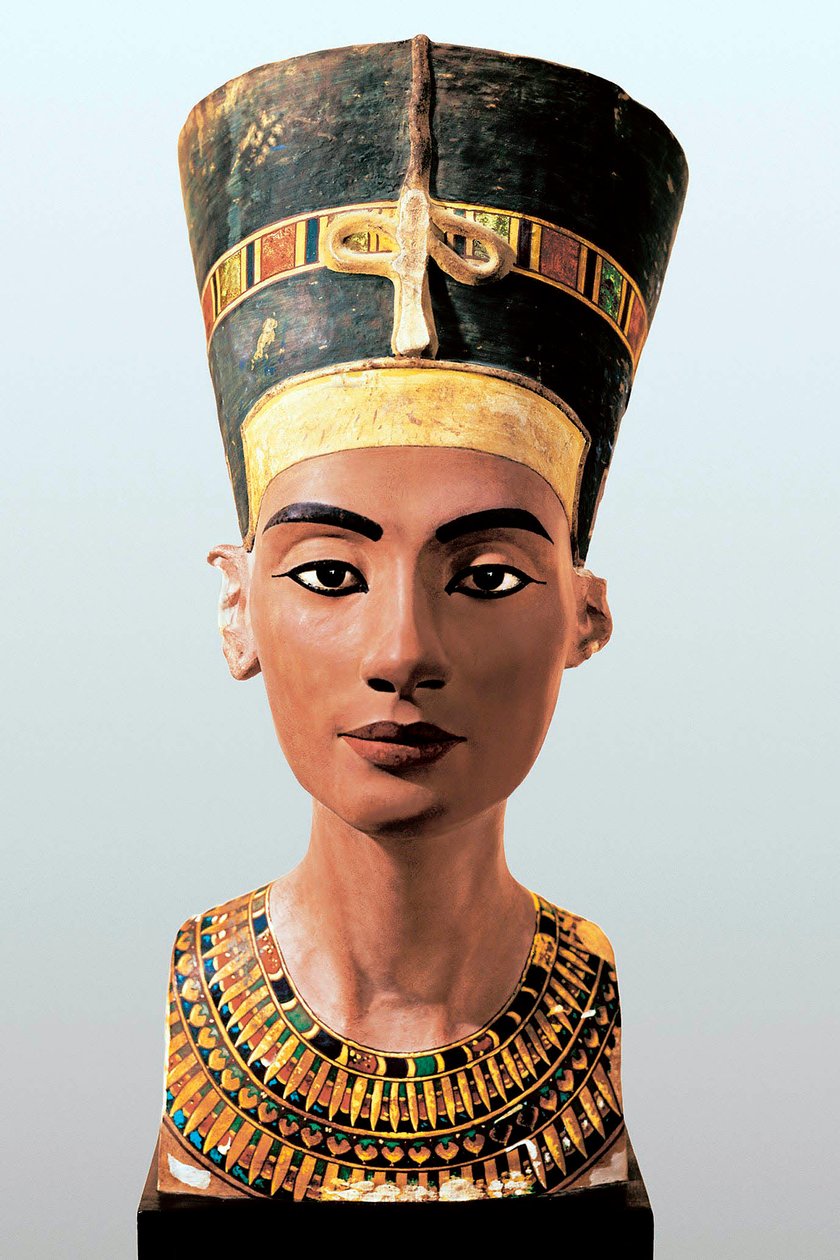 Byst av den egyptiska drottningen Nefertiti (1353-1336 f.Kr.), hustru till farao Amenophis IV Akhenaton av Egyptian 18th Dynasty
