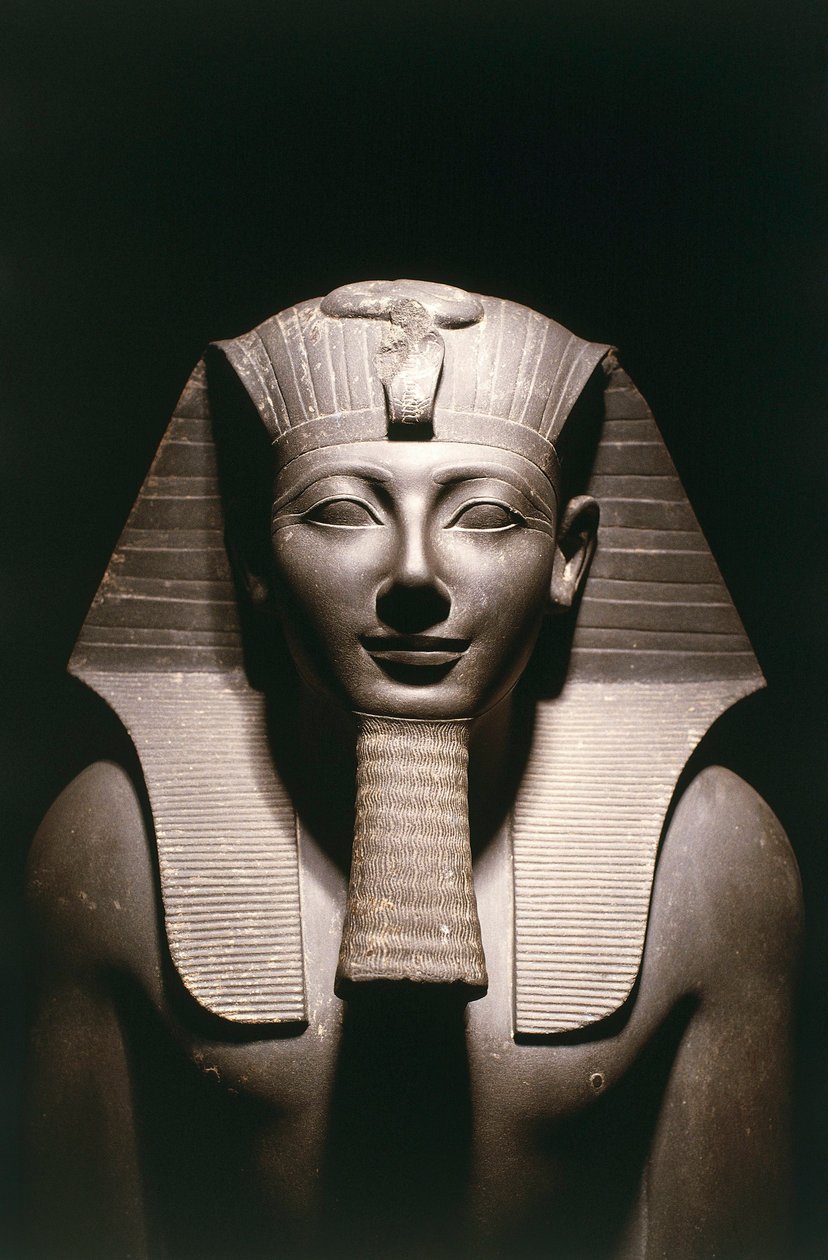 Egypten, detalj av statyn av Thutmose III (före 1479-cirka 1425 f.Kr.), artonde dynasti, från Amuns tempel i Karnak i Luxor, basalt av Egyptian 18th Dynasty