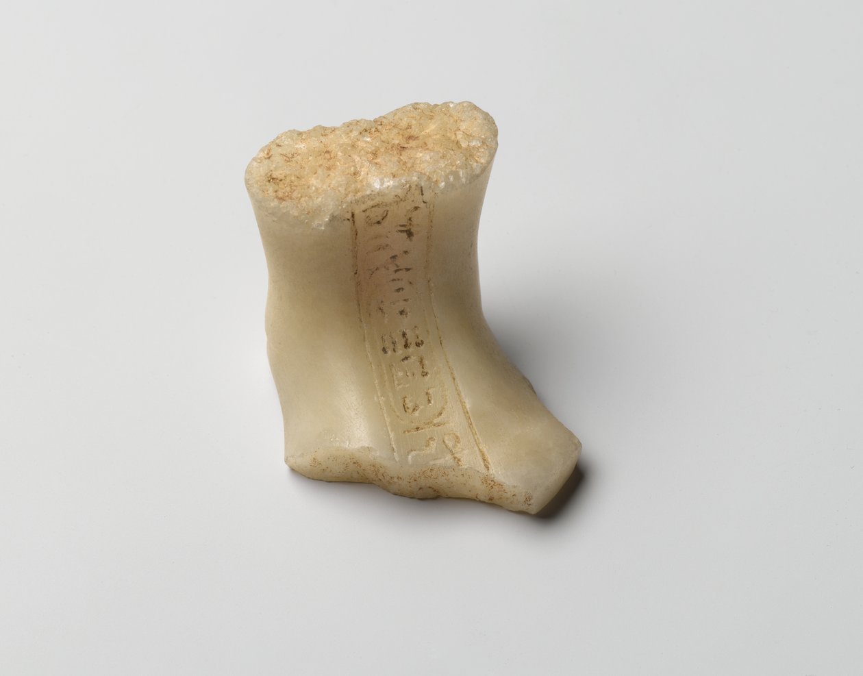 Foot of a shabti of Nefertiti, New Kingdom (alabaster) av Egyptian 18th Dynasty