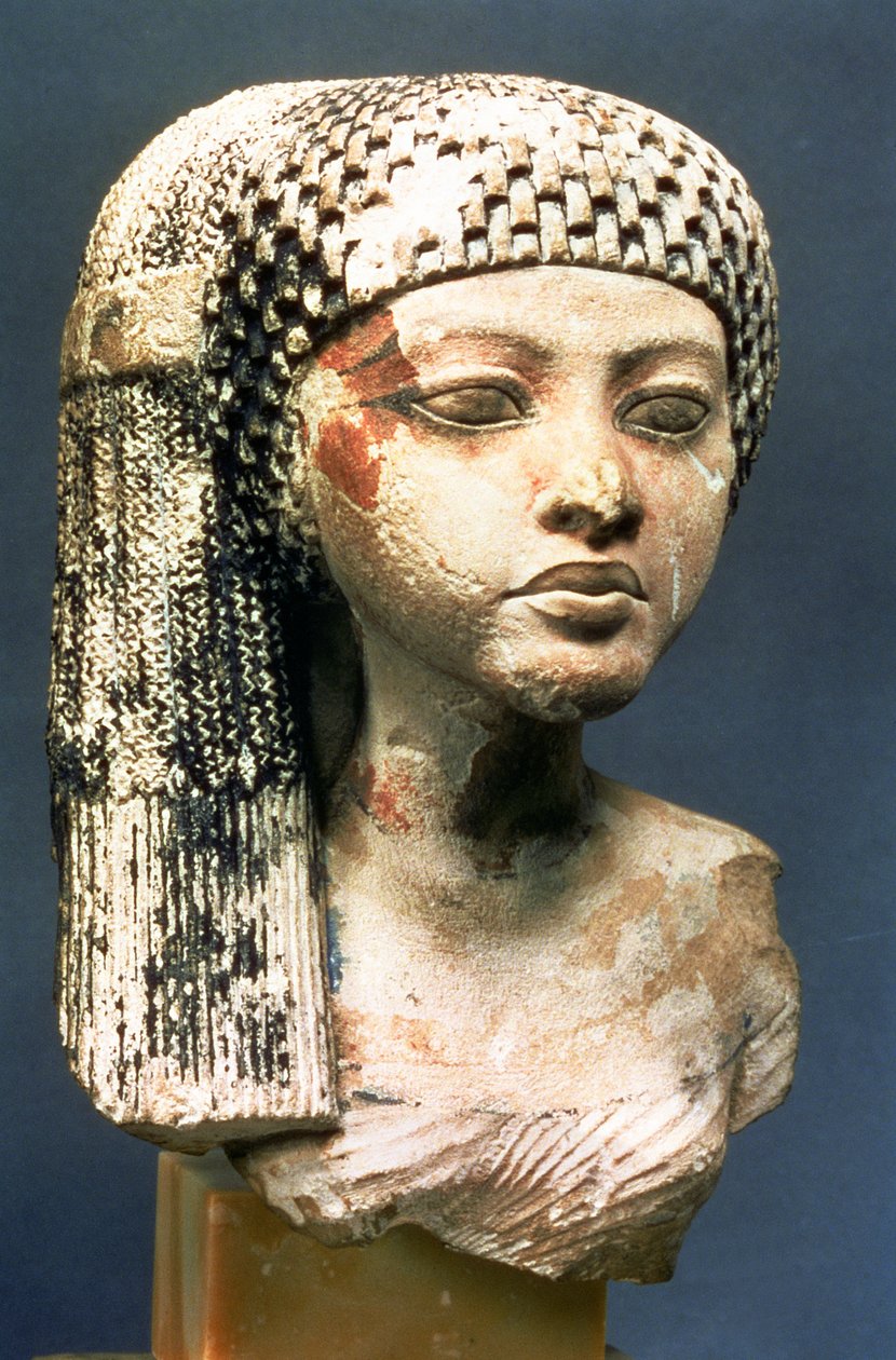 Chef för en prinsessa från familjen Akhenaten, Nya kungariket (målad kalksten) (se även 107940, 370210, 370211) av Egyptian 18th Dynasty