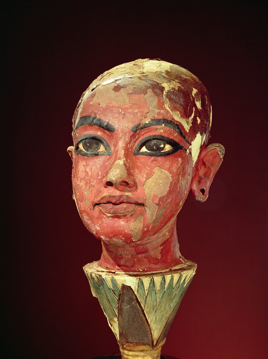 Huvudet för barnkungen som kommer ur en lotusblomma, från Tutankhamons grav (ca 1370-1352 f.Kr.) New Kingdom (stuckat och målat trä) (se även 149406) av Egyptian 18th Dynasty
