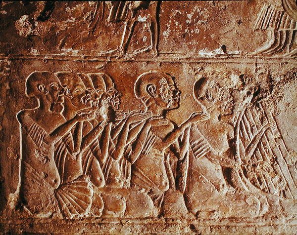 Relief föreställande blinda sångare och en harpist, från Tomb of Meryre, New Kingdom av Egyptian 18th Dynasty