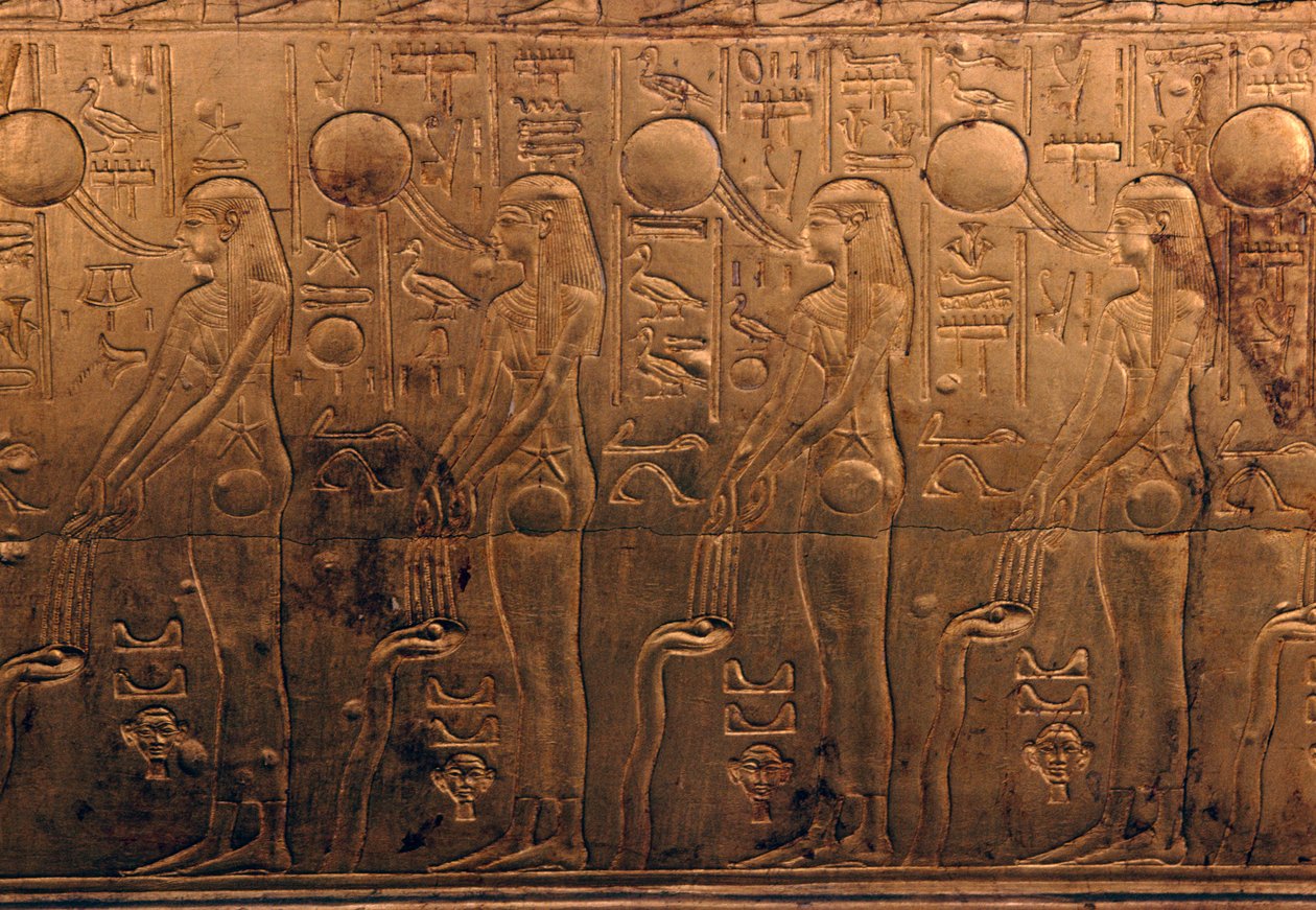 Relief på förgylld träkista, Tutankhamuns skattkammare av Egyptian 18th Dynasty