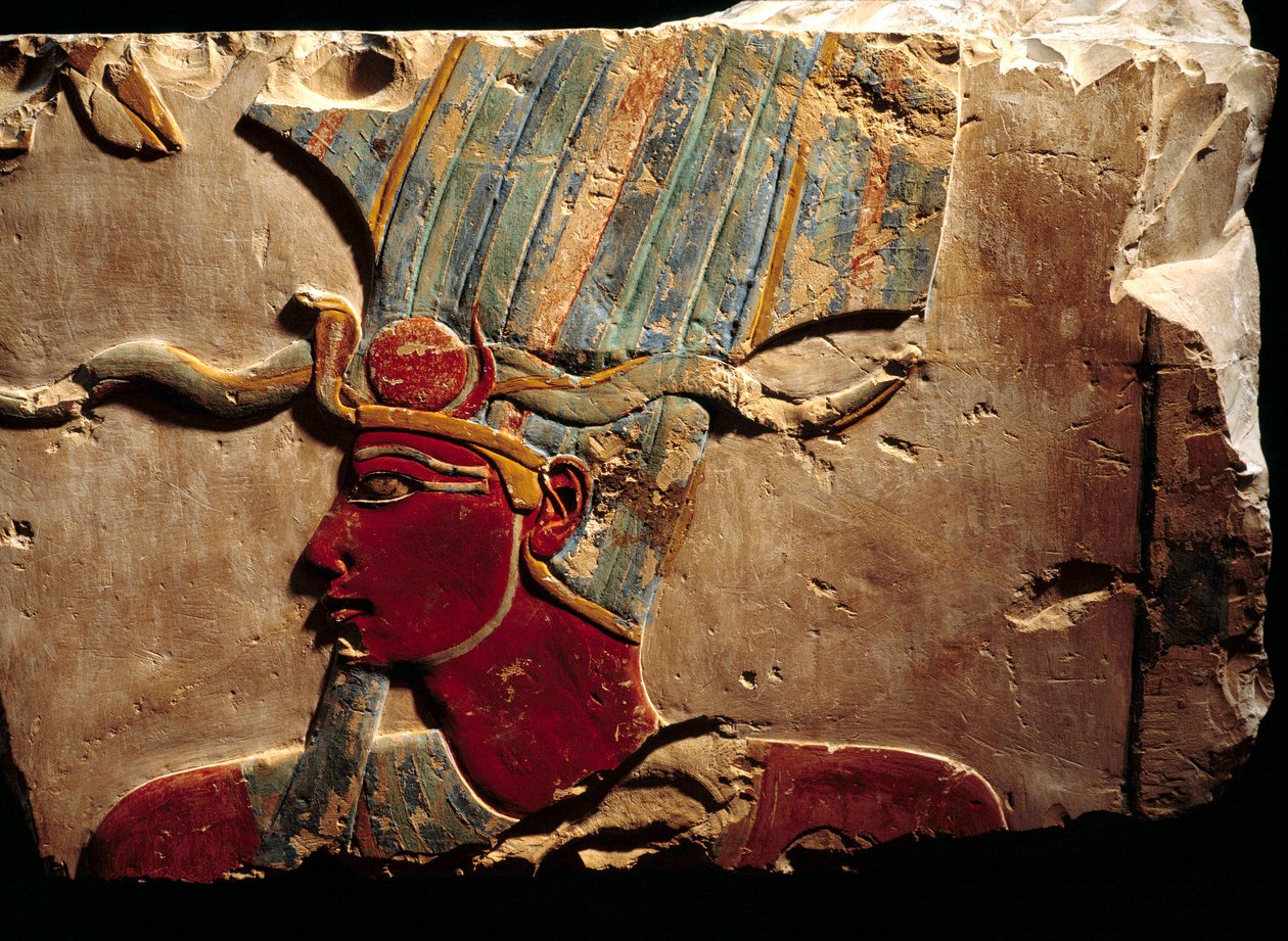 Relief som representerar faraos krona Thutmosis (Tuthmosis eller Thutmus) III krona Atef av Egyptian 18th Dynasty