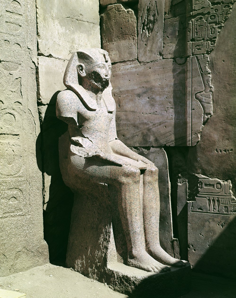 Staty av Tuthmosis III (c.1490-39 f.Kr.) Nya kungariket (granit) av Egyptian 18th Dynasty