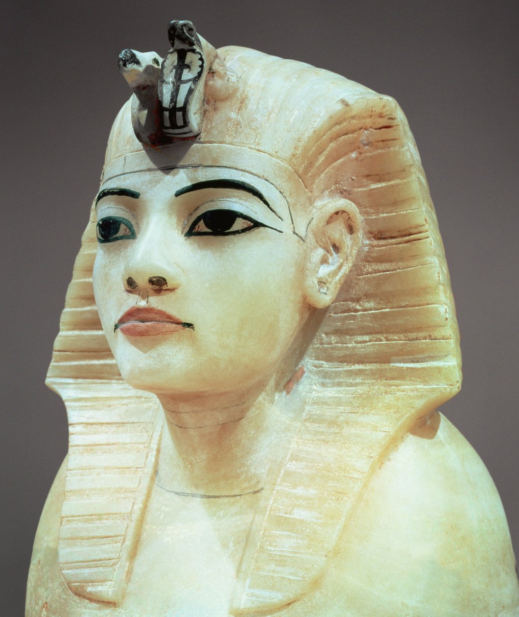Propp från en av urnorna, från Tutankhamons grav (ca 1370-52 f.Kr.) Nya kungariket (alabaster) (se även 391018) av Egyptian 18th Dynasty