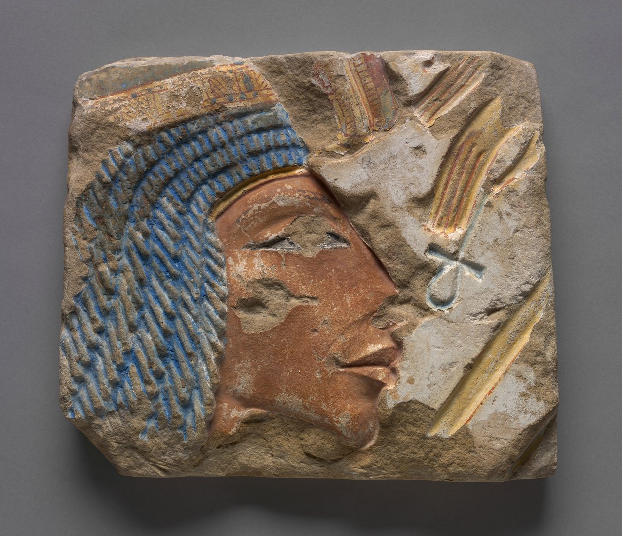 Talatat: Porträtt av Nefertiti, ca 1353-1347 f.Kr. (målad sandsten) av Egyptian 18th Dynasty