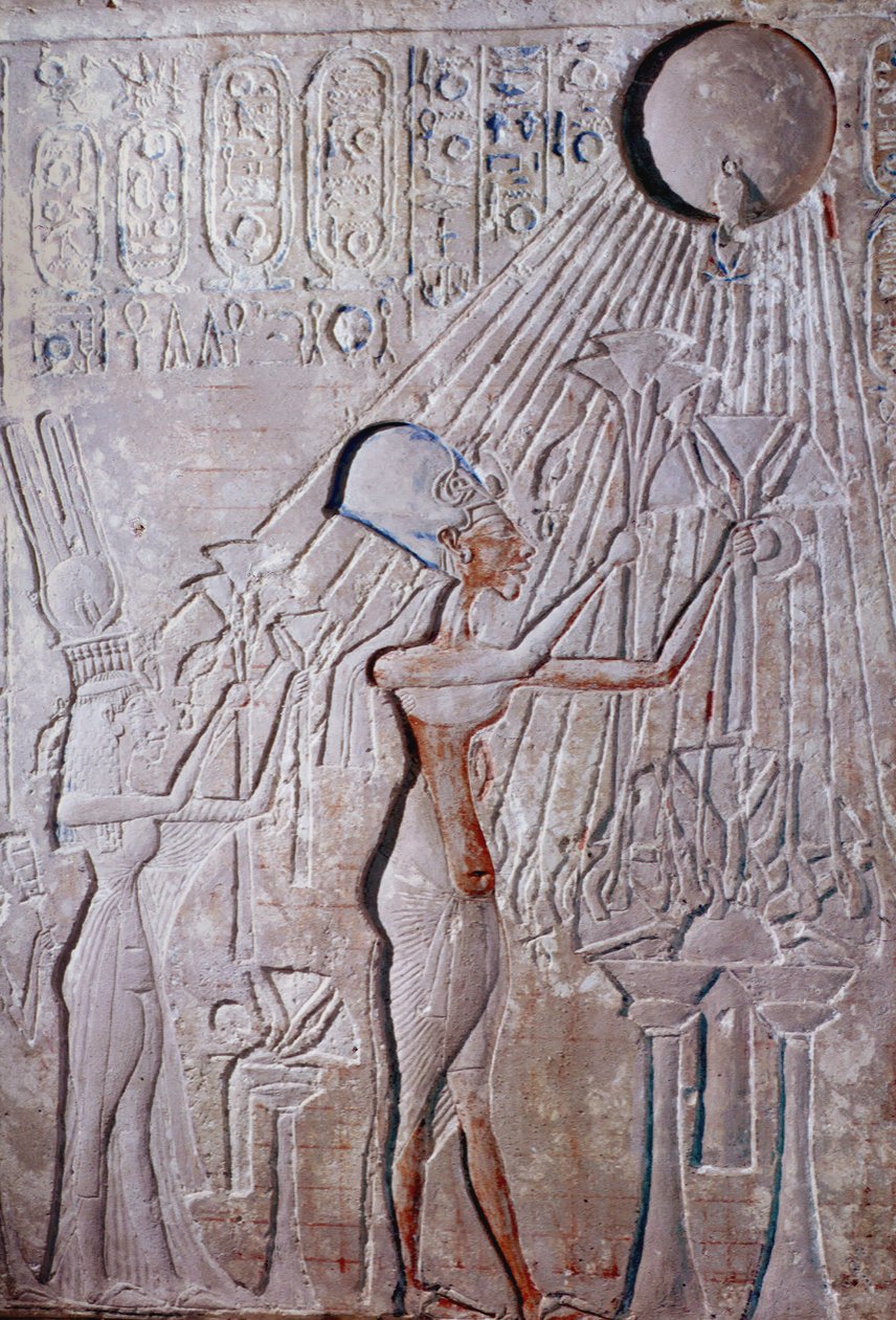 lågrelief av kung Akhenaton och drottning Nefertiti som avgudar solens gud Aton av Egyptian 18th Dynasty