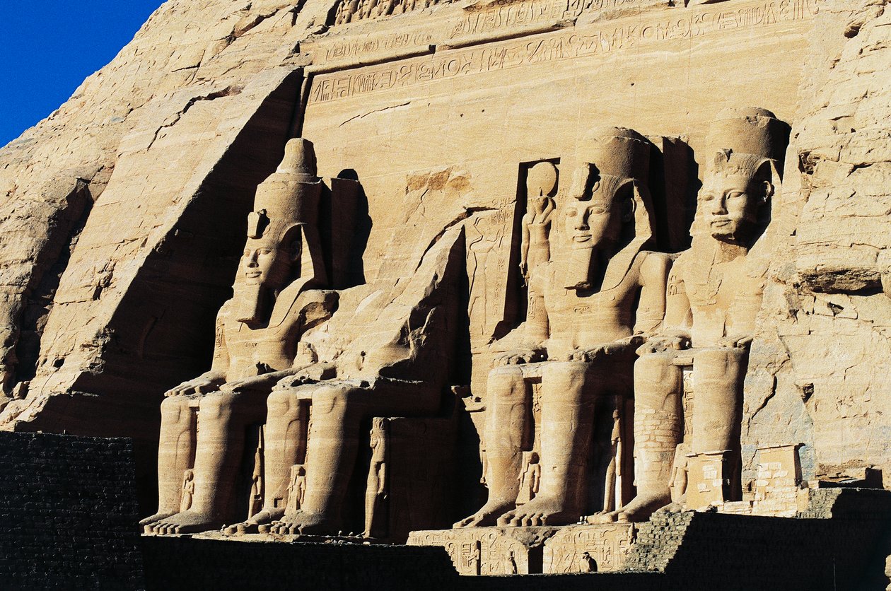 Kolossalstatyer av Ramses II:s tempel, Abu Simbel, Egypten, Nya riket, XIX:e dynastin av Egyptian 19th Dynasty